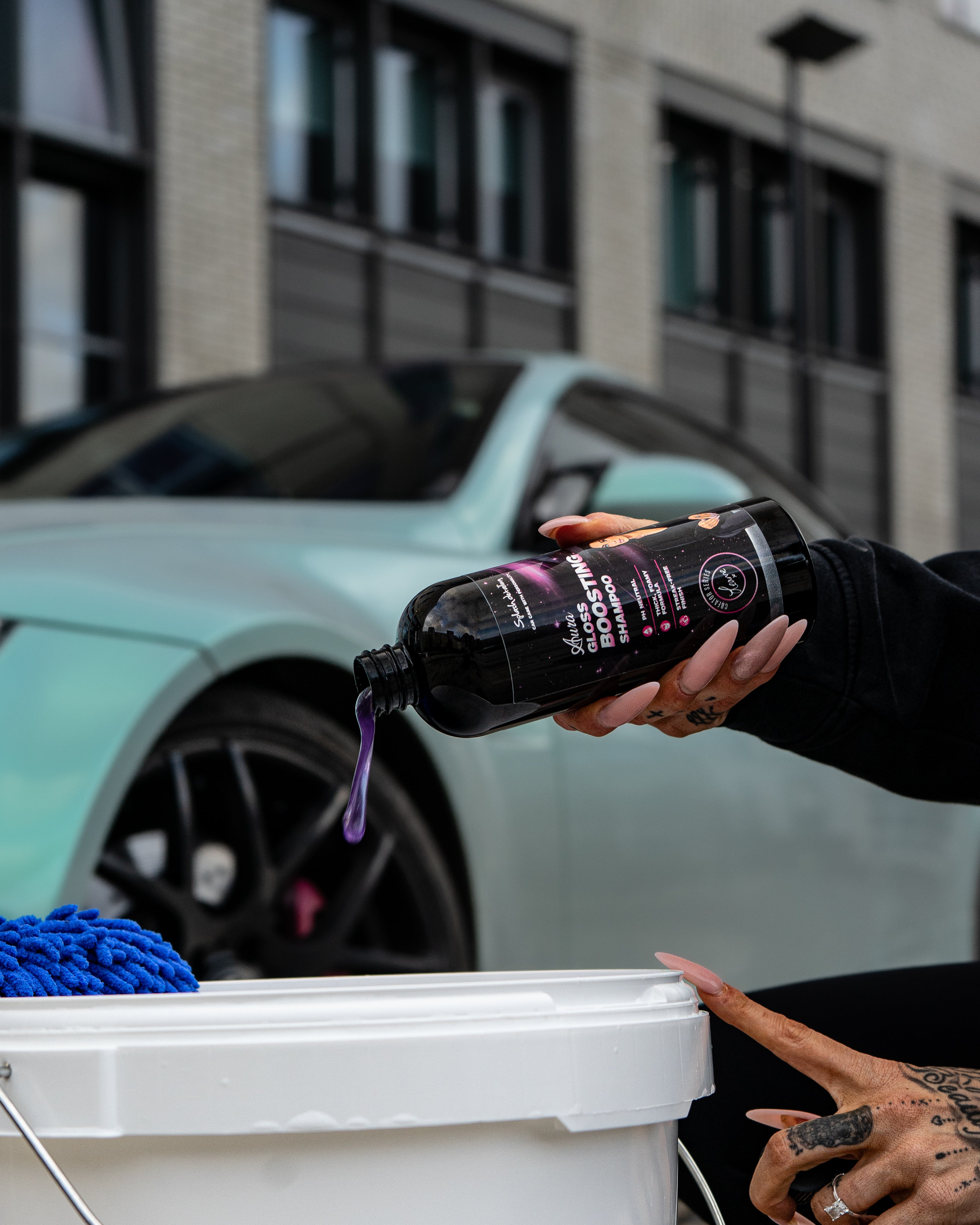 Aura Gloss Boosting Shampoo + 1 Free Garage Pass Card