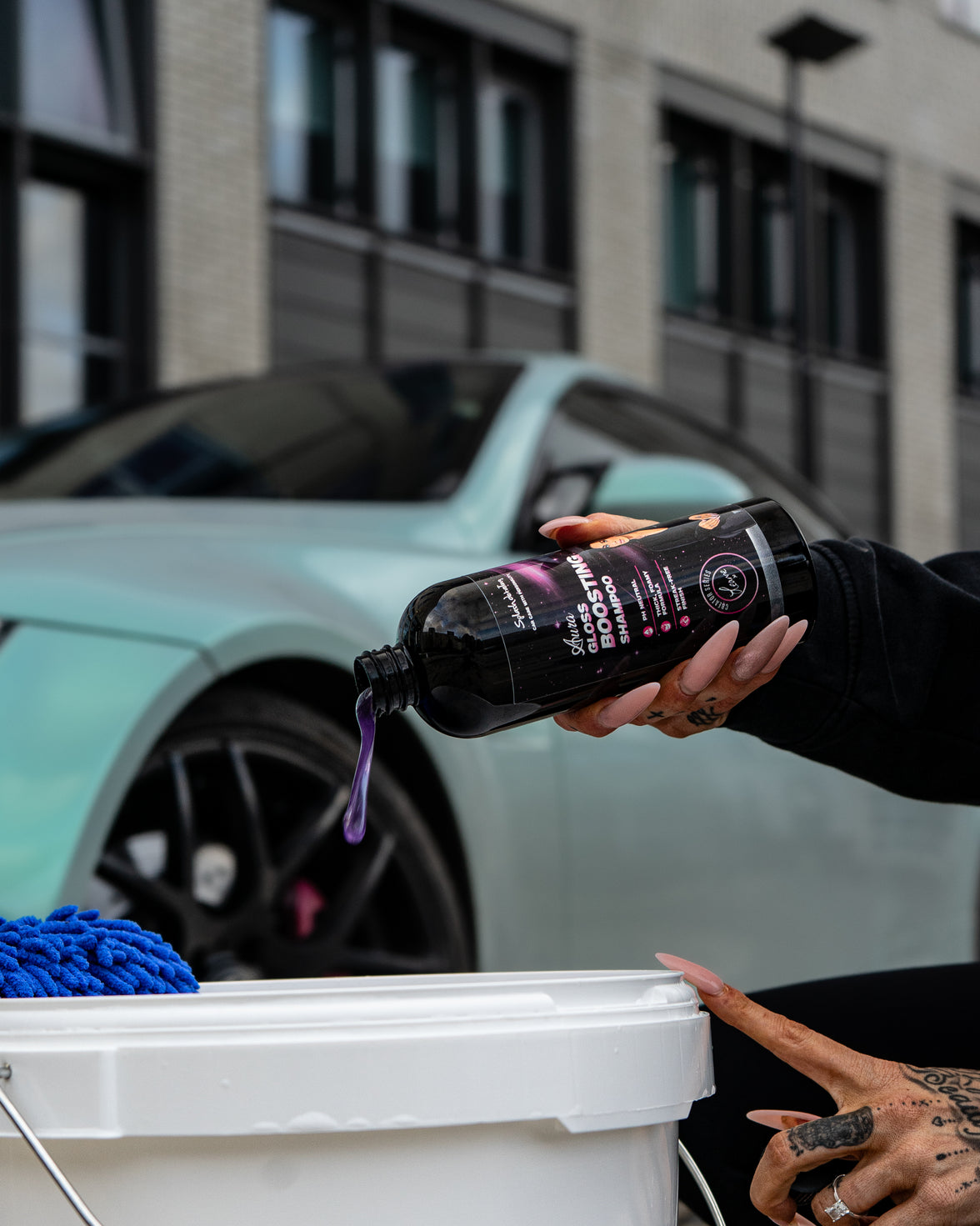 Aura Gloss Boosting Shampoo + 1 Free Garage Pass Card